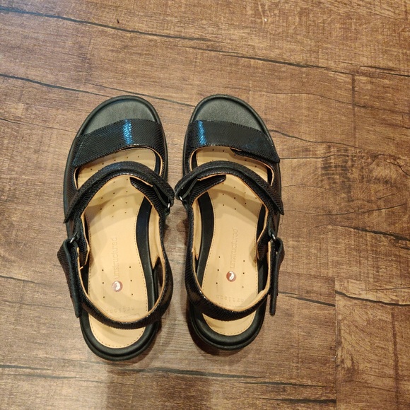 COPY - Clark's sandals - Picture 1 of 6